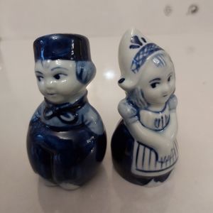 Salière et poivrière antique